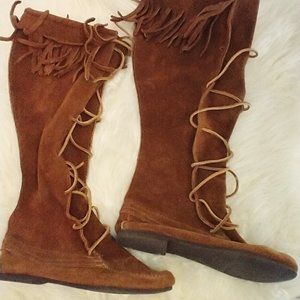 Minnetonka suede boots size 7 - excellent condition